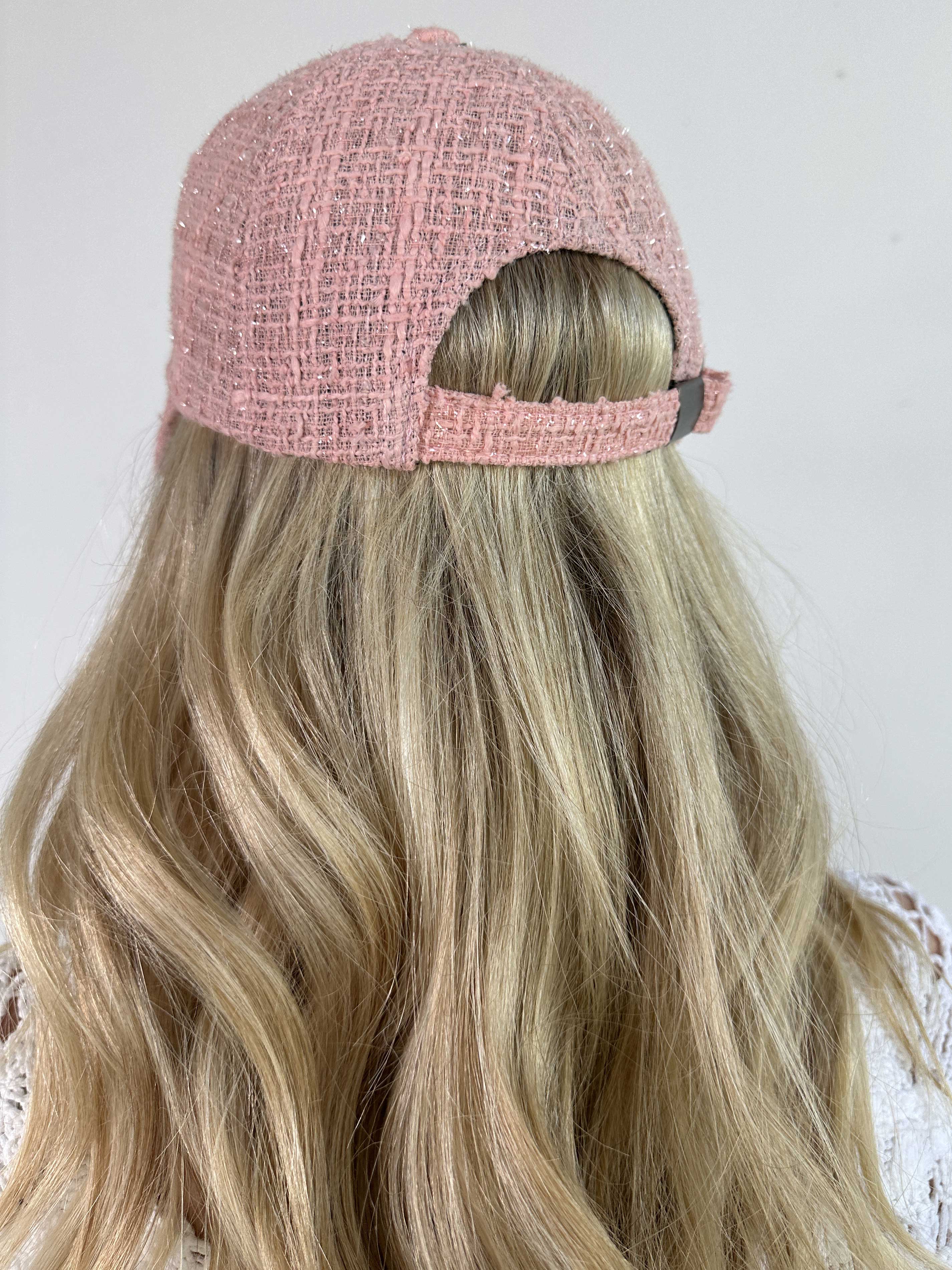 Ottilie - Keps med flätat tyg